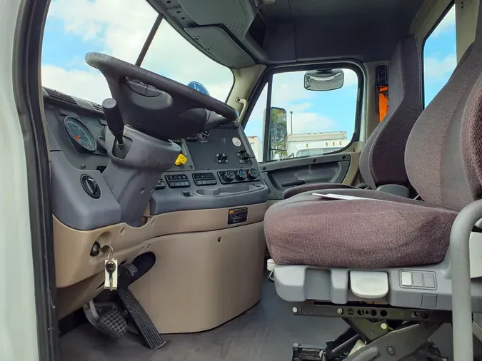 2016 FREIGHTLINER/MERCEDES CASCADIA 125