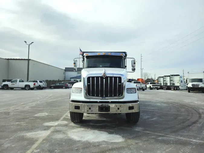 2019 International HX620