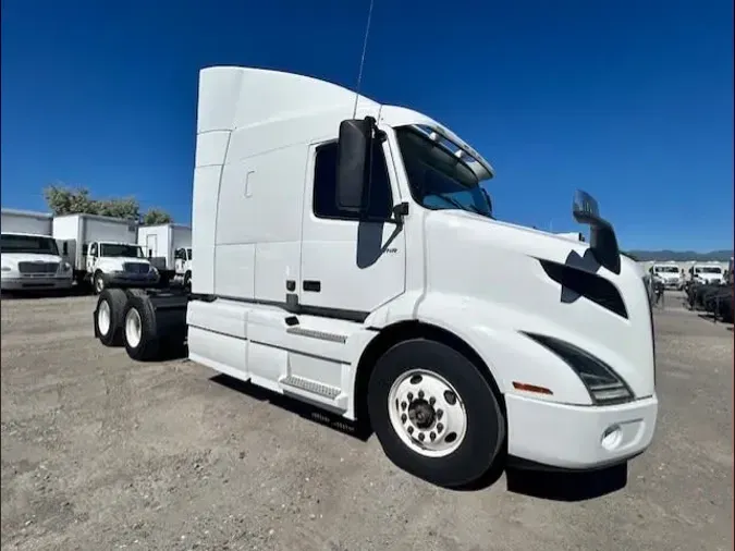 2019 VOLVO VNR64T-640