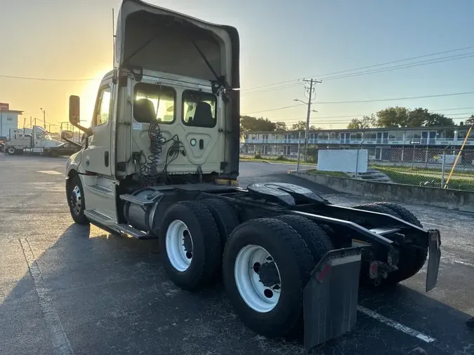2020 FREIGHTLINER/MERCEDES NEW CASCADIA PX12664