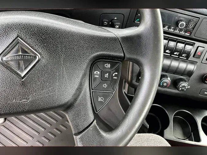 2022 INT LT625 6x4
