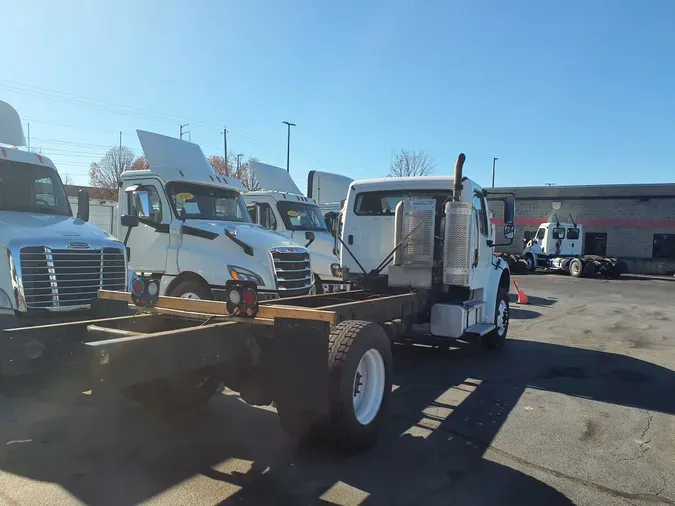 2017 FREIGHTLINER/MERCEDES M2 106