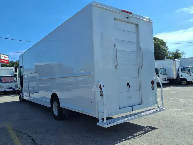 2016 FRTLR CUSTOM CHASSIS CORP MT55