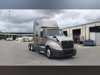 2022 International LT