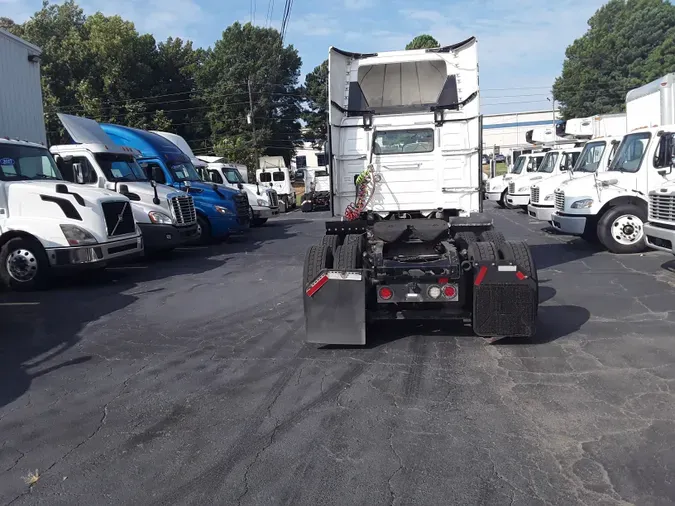 2017 VOLVO VNL64TRACTOR