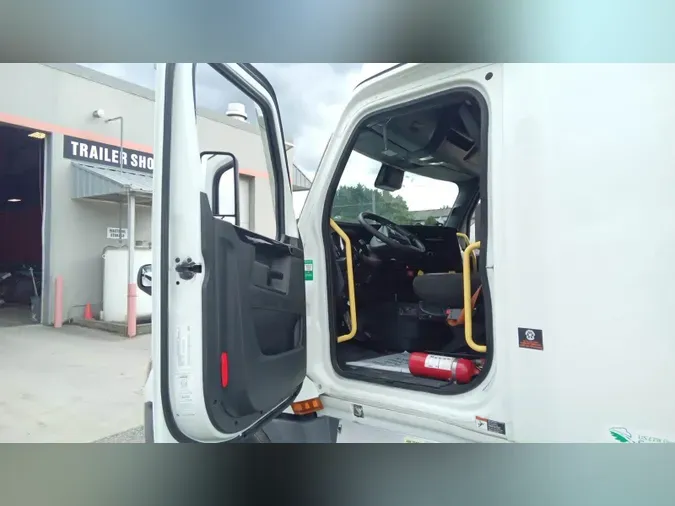 2023 Freightliner Cascadia 126