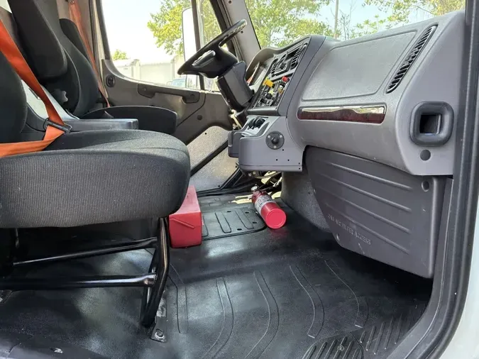 2019 FREIGHTLINER/MERCEDES M2 1069a335cdfa99940402c3f528e7f5f645b
