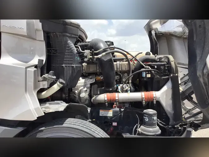 2021 Freightliner Cascadia 126