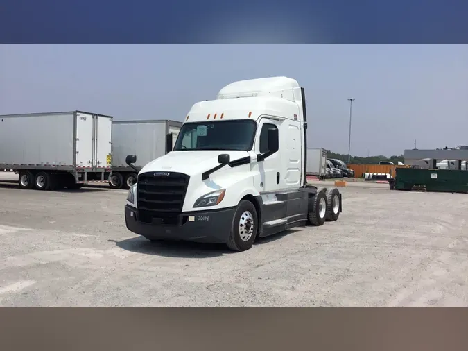2020 Freightliner Cascadia 126