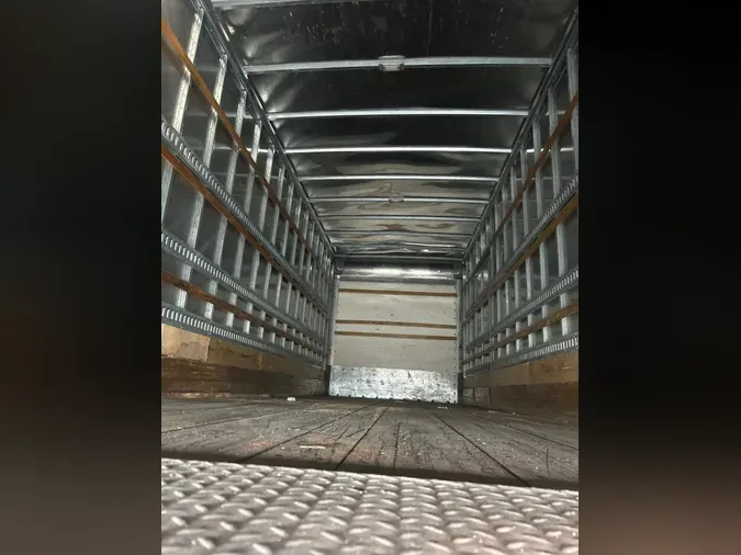 2018 FREIGHTLINER M2 106