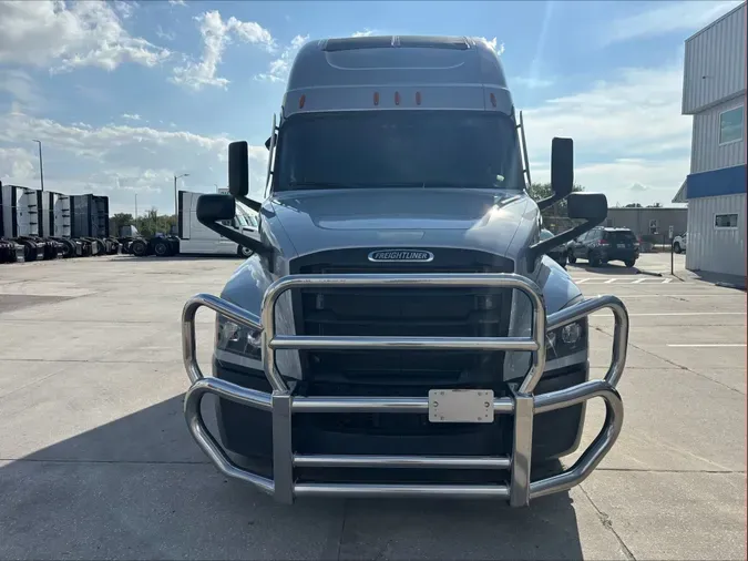 2023 Freightliner Cascadia 126