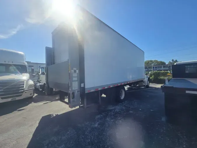 2018 FREIGHTLINER M2 106