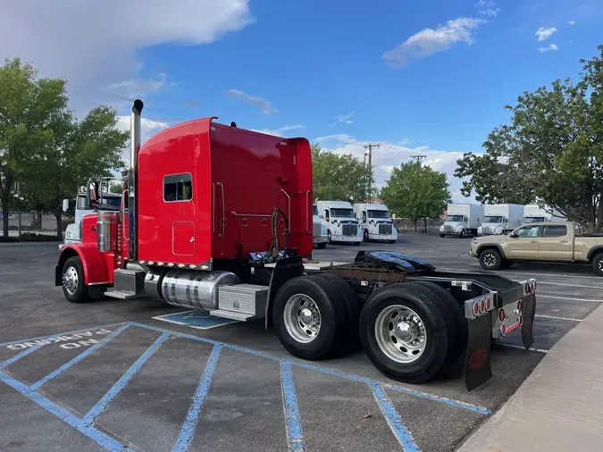 2020 Peterbilt 389