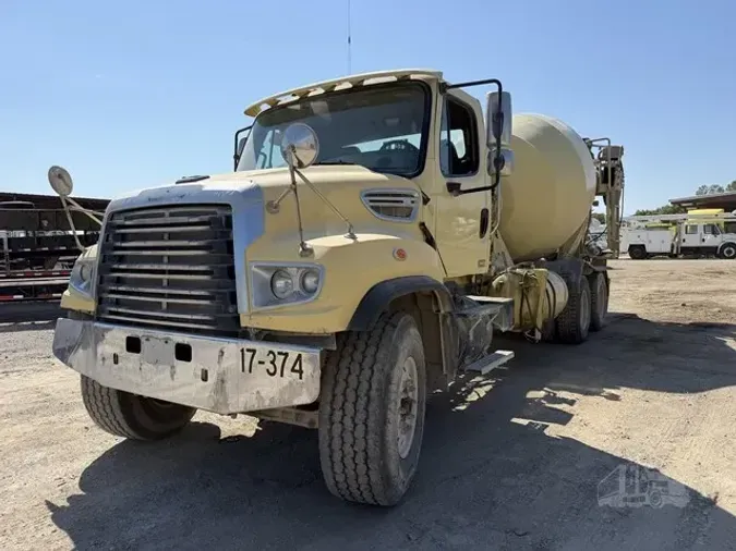 2017 FREIGHTLINER 114SD
