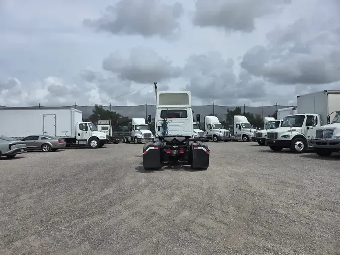 2019 NAVISTAR INTERNATIONAL LT625 DAYCAB T/A