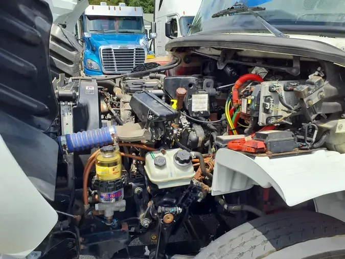 2020 FREIGHTLINER M2 106