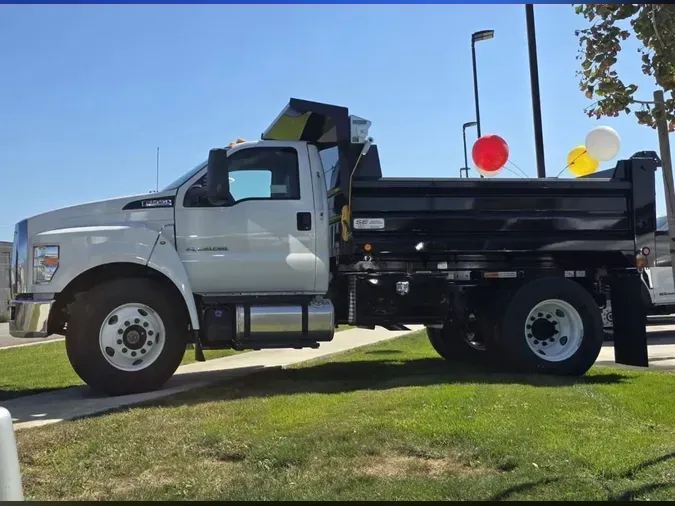 2025 Ford F-650SD