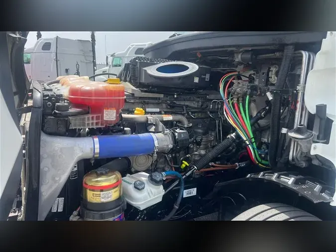 2020 FREIGHTLINER CA126