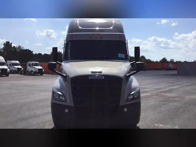 2025 Freightliner Cascadia 126