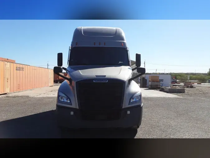 2022 Freightliner Cascadia 126