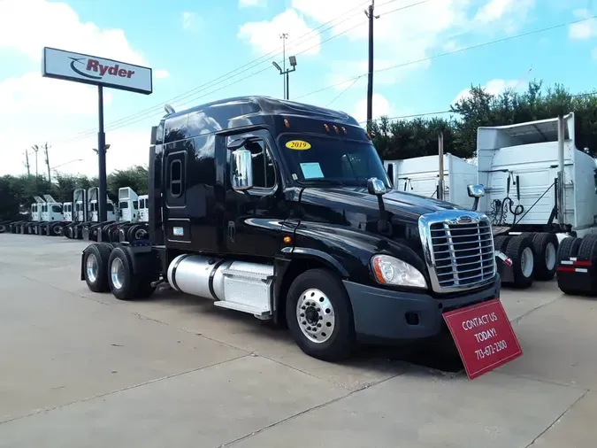 2019 FREIGHTLINER CASCADIA 125