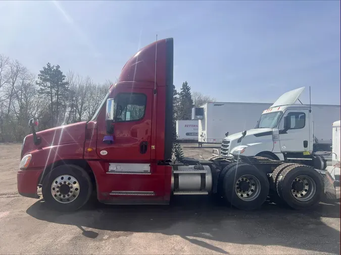 2014 FREIGHTLINER/MERCEDES CASCADIA 125