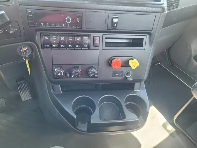 2023 International LT625