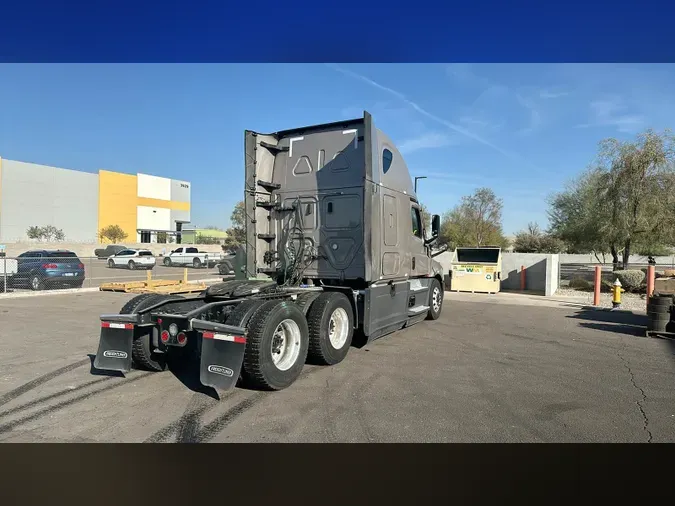 2023 Freightliner Cascadia