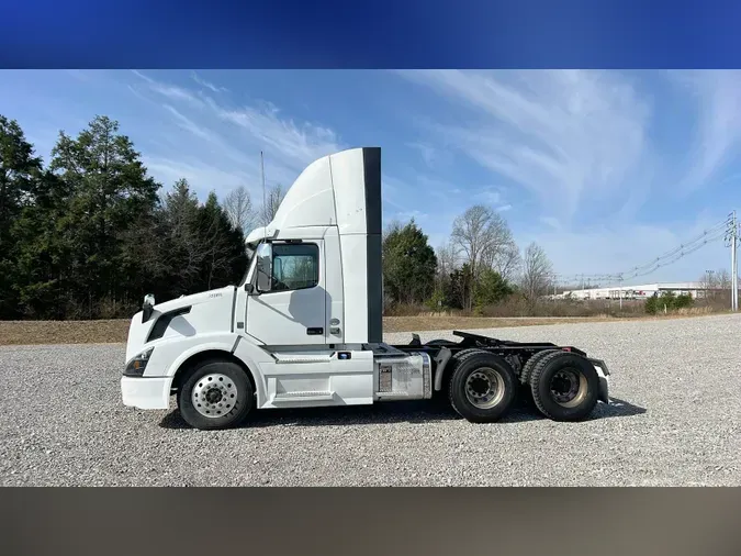 2018 Volvo VNL300