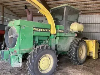 1992 John Deere 5830