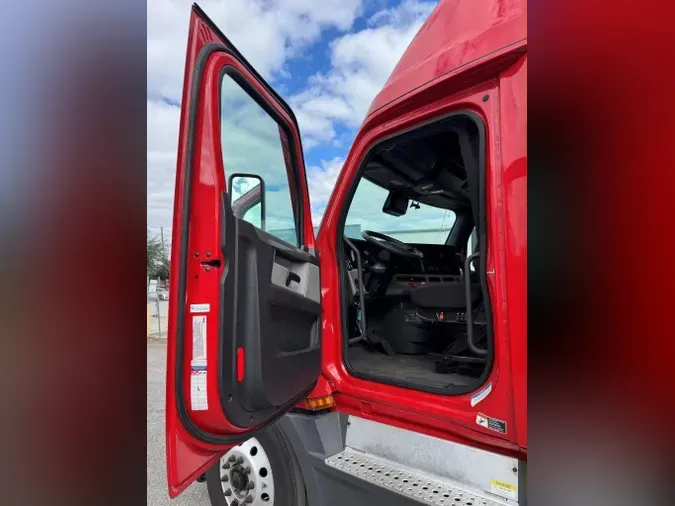 2021 Freightliner Cascadia