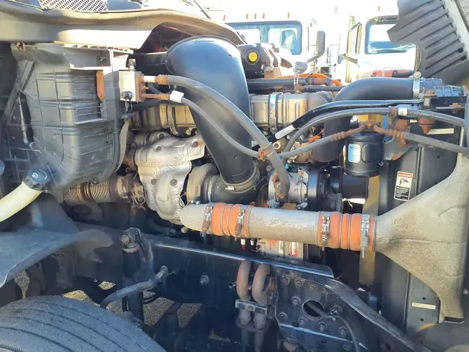 2017 FREIGHTLINER/MERCEDES CASCADIA 125