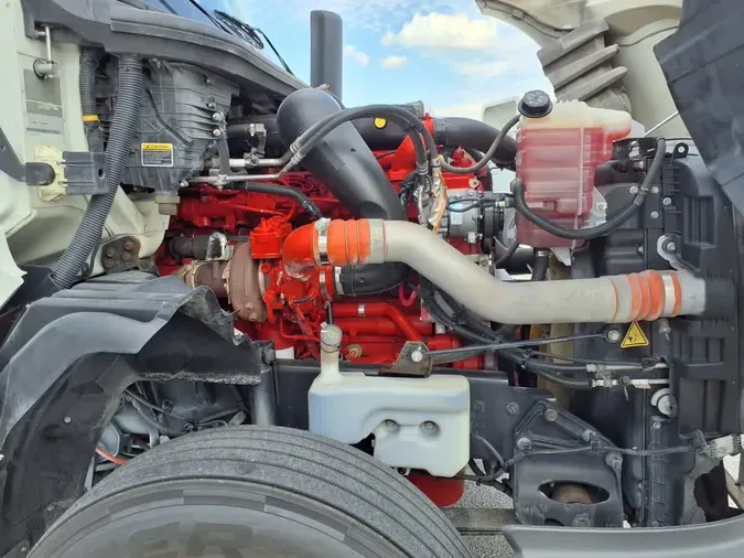 2019 NAVISTAR INTERNATIONAL LT625 DAYCAB T/A9a520e160771ee54e08d4ba1338a955d