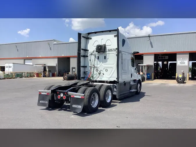 2022 Freightliner Cascadia 126