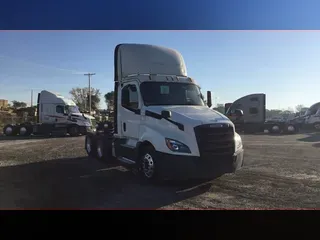 2020 Freightliner Cascadia 126