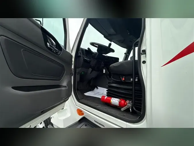 2022 INTERNATIONAL LT