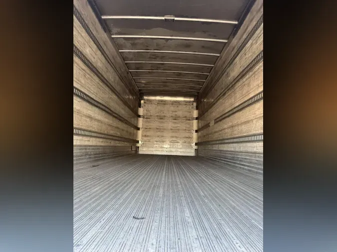 2019 Peterbilt 330