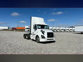 2018 Volvo VNL300