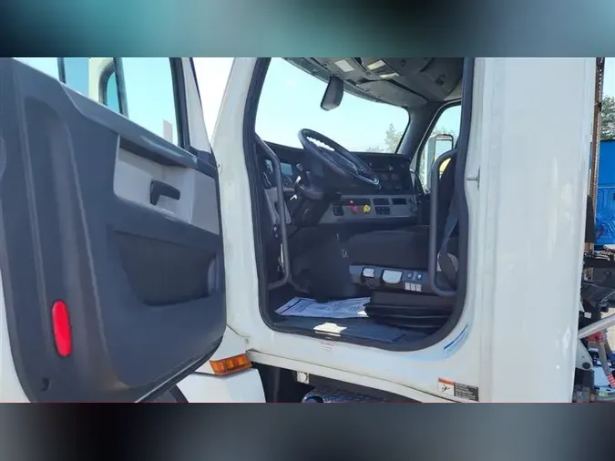 2020 FREIGHTLINER CA126