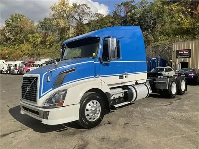 2013 VOLVO VNL64T630