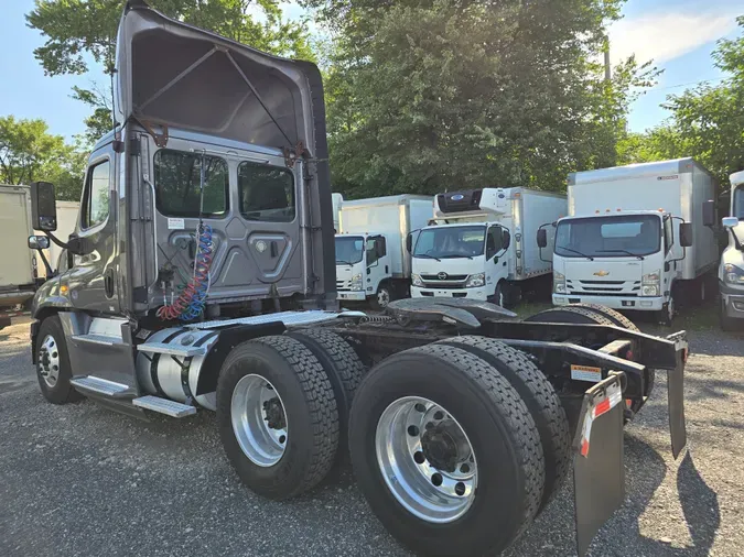 2018 FREIGHTLINER/MERCEDES CASCADIA 125