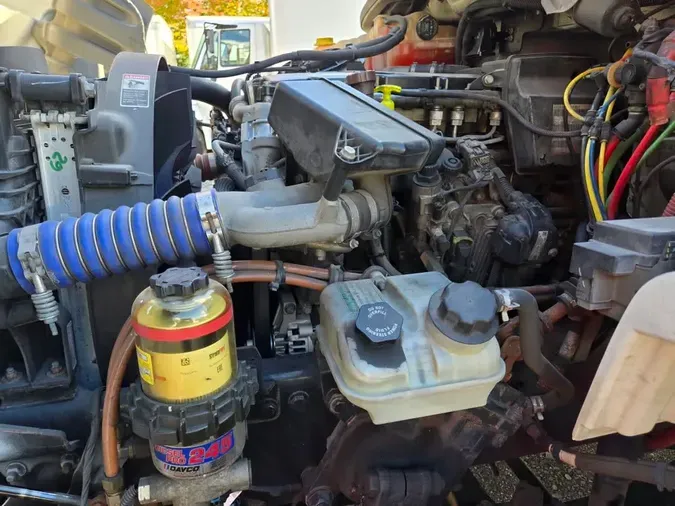 2020 FREIGHTLINER/MERCEDES M2 106