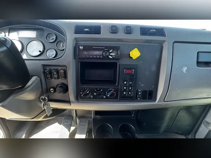 2019 Peterbilt 330
