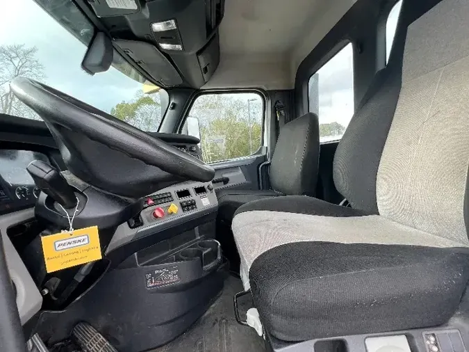 2018 Freightliner T12664ST