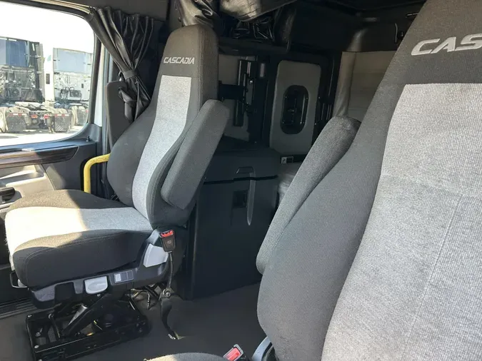 2021 Freightliner Cascadia