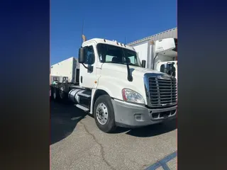 2017 FREIGHTLINER/MERCEDES CASCADIA 125