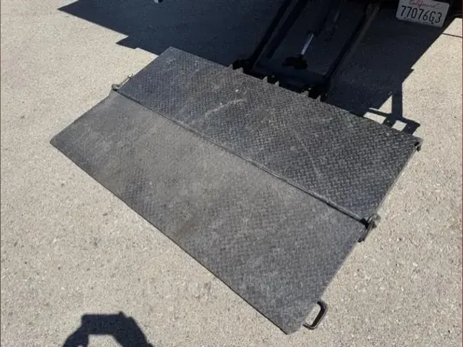 2022 Isuzu NPR-XD9a75675e492997cf86ef813bf15814a2