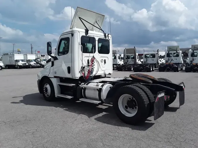 2020 FREIGHTLINER/MERCEDES NEW CASCADIA 126