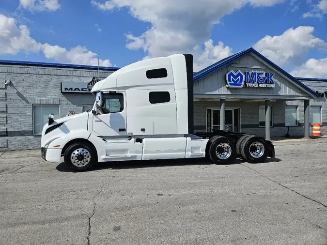 2020 VOLVO VNL64T760