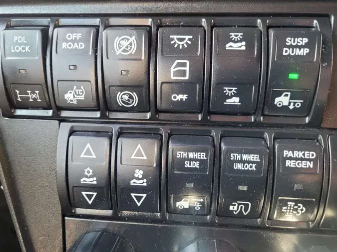 2022 International LT625